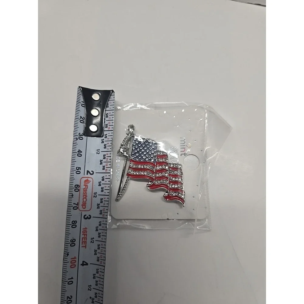 Enamel USA American Flag Brooch Pin,‎ Crystal American Flag Pin